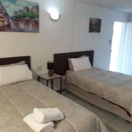 29 Polvy Street Hotel Mbombela Buitenkant foto