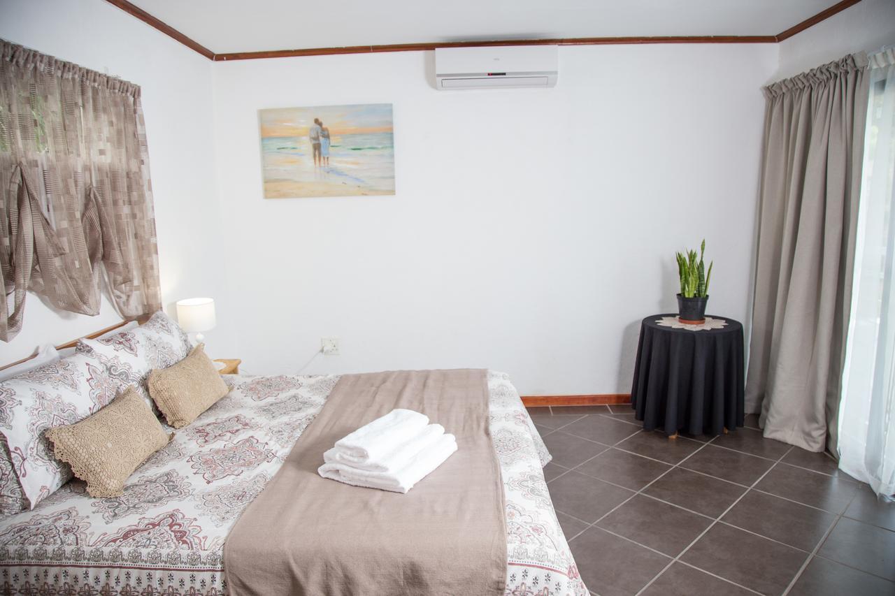 29 Polvy Street Hotel Mbombela Buitenkant foto