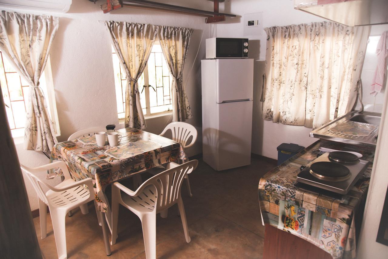 29 Polvy Street Hotel Mbombela Buitenkant foto